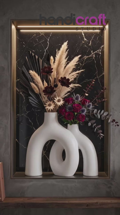White Hug Donut Vase
